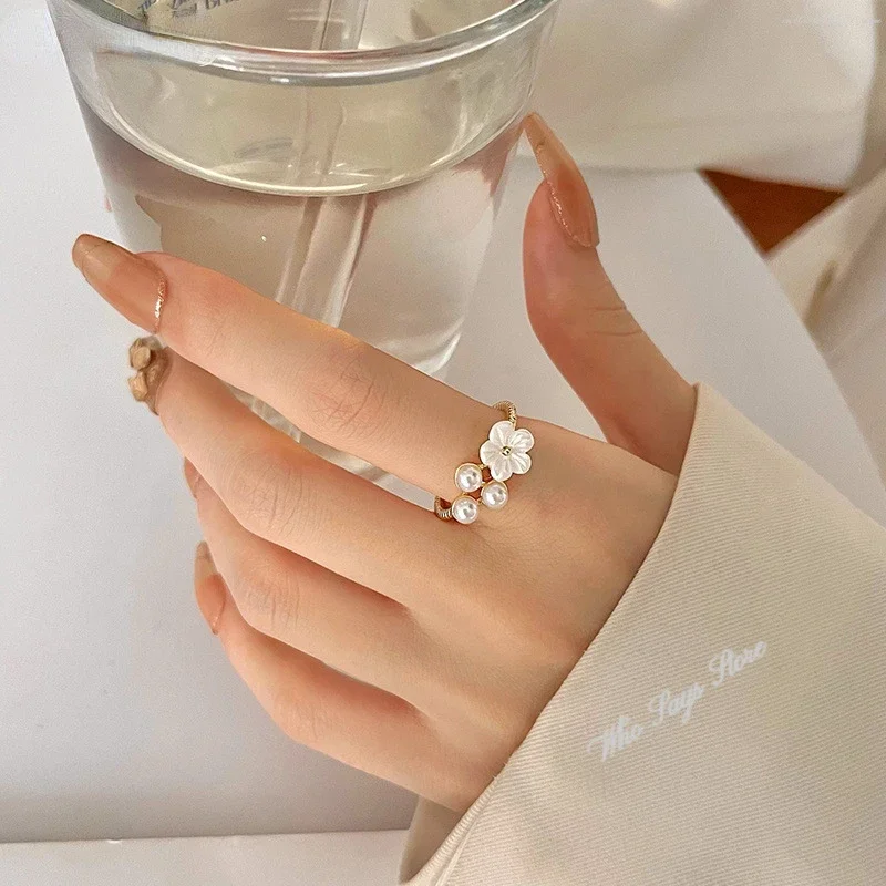 Korea Exquisite Freshwater Pearl Flower Rings for Women Fashion Simple Flowers Opening Rings Girls Custom Jewelry Anillo Hombre