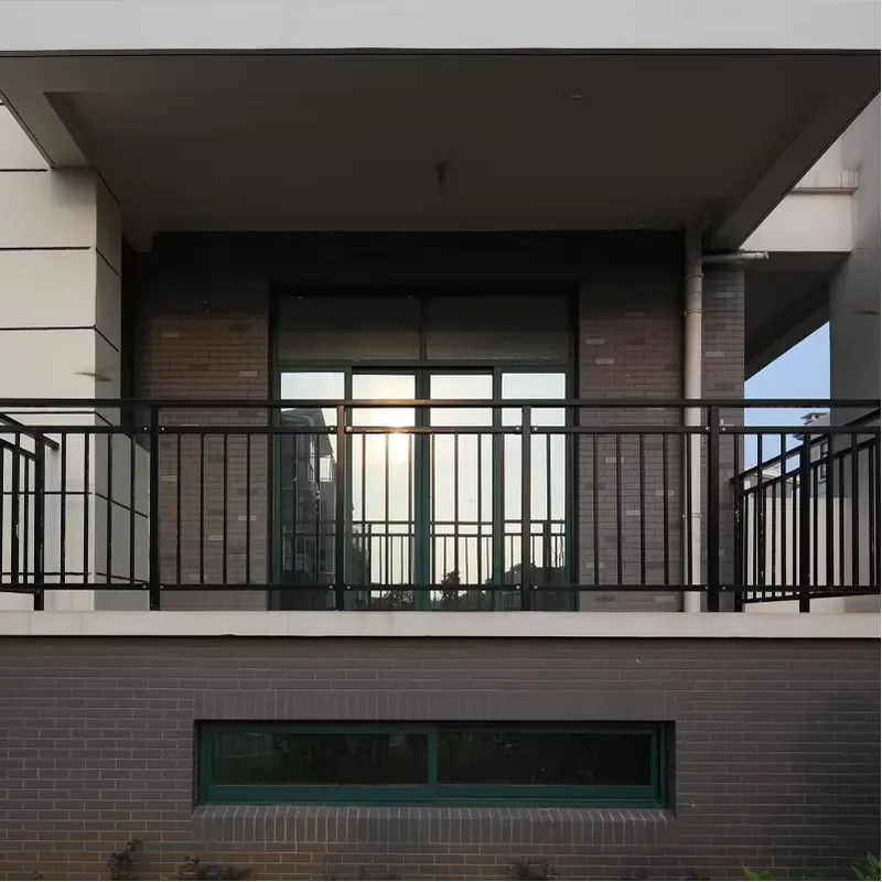 Modern Design Outdoor Aluminum Rail Wrought Iron Stair for Terrace Deck Balcony Railing
