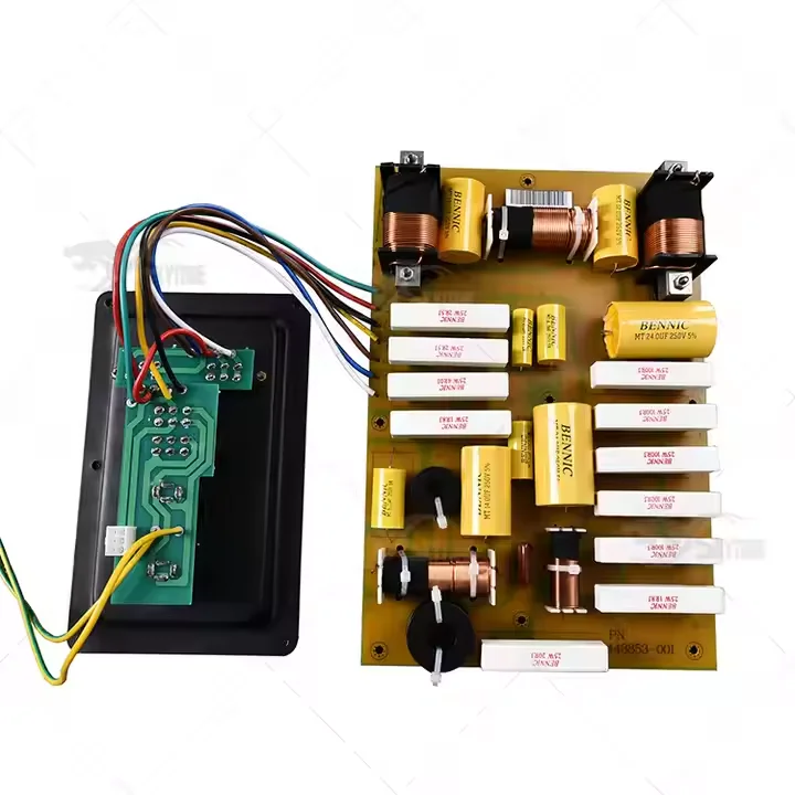 

Аксессуар для акустической системы VRX932 LA: высококачественный кроссовер с задней панелью для линейного массива