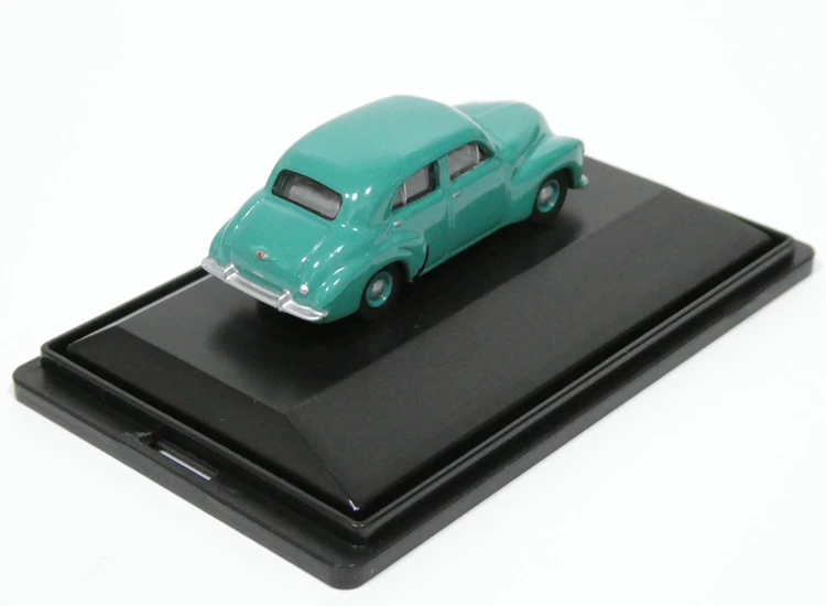 1/87 HO Scale Alloy Car Model 1948 FX Sedan Vintage Car Model Train Scene Miniature Collection Sand Table Landscape Adult Gift