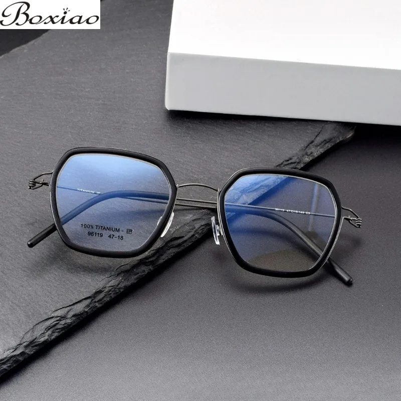 Linde's 96119 Screwless Glasses Frame with Ultra-light Titanium +TR Ferrule Can Be Matched with Glasses with High Presbyopia.
