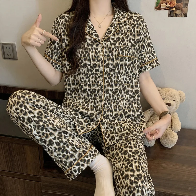 

Корейский стиль: Элитный комплект женской пижамы с леопардовым принтом, летний домашний костюм из облачного хлопка с коротким рукавом и длинными брюками