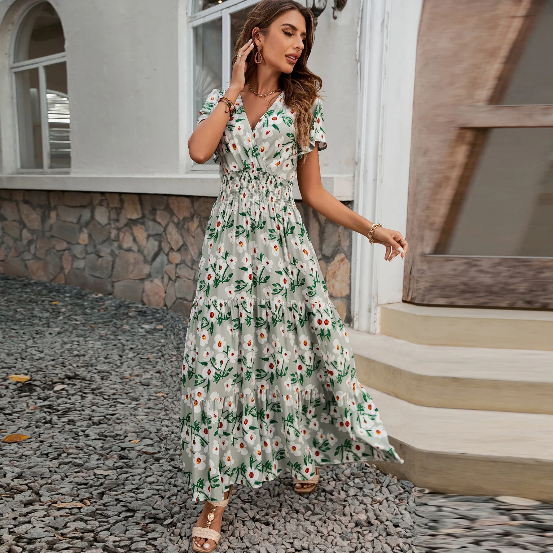 Новое летнее длинное элегантное