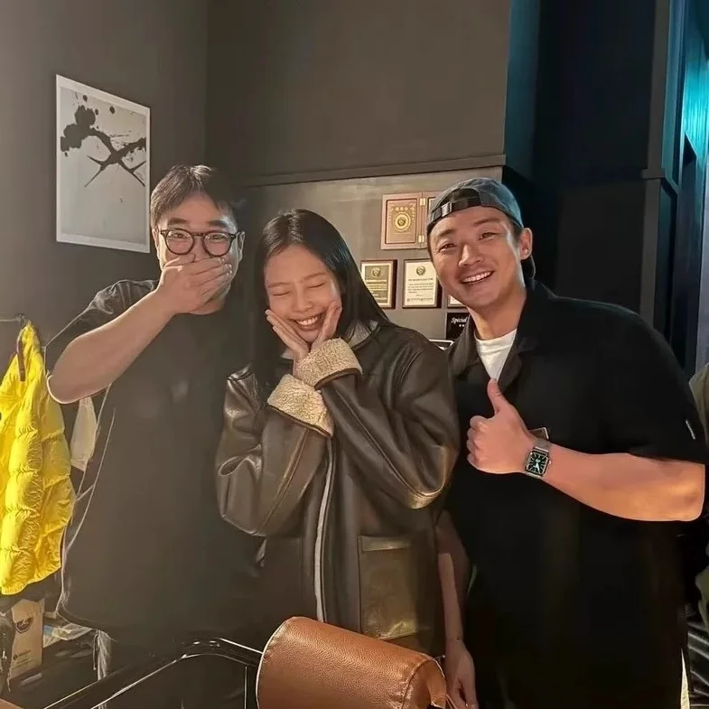 

Faionable Warm Collar Fur Leather Jaet Jennie Sle Youth Korean Thiened Long Sve Mid-Length Single Button Closure