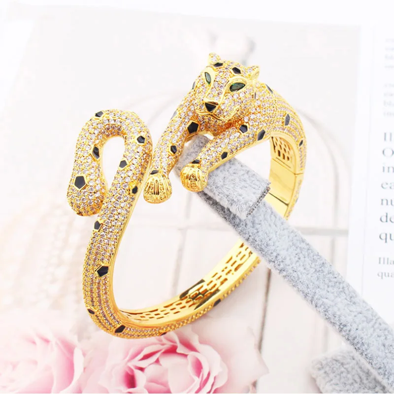 

European and American Fashion New Enamel Leopard Titanium Steel Micro-Inlaid Zircon Luxury Retro Open Bracelet Ring Set