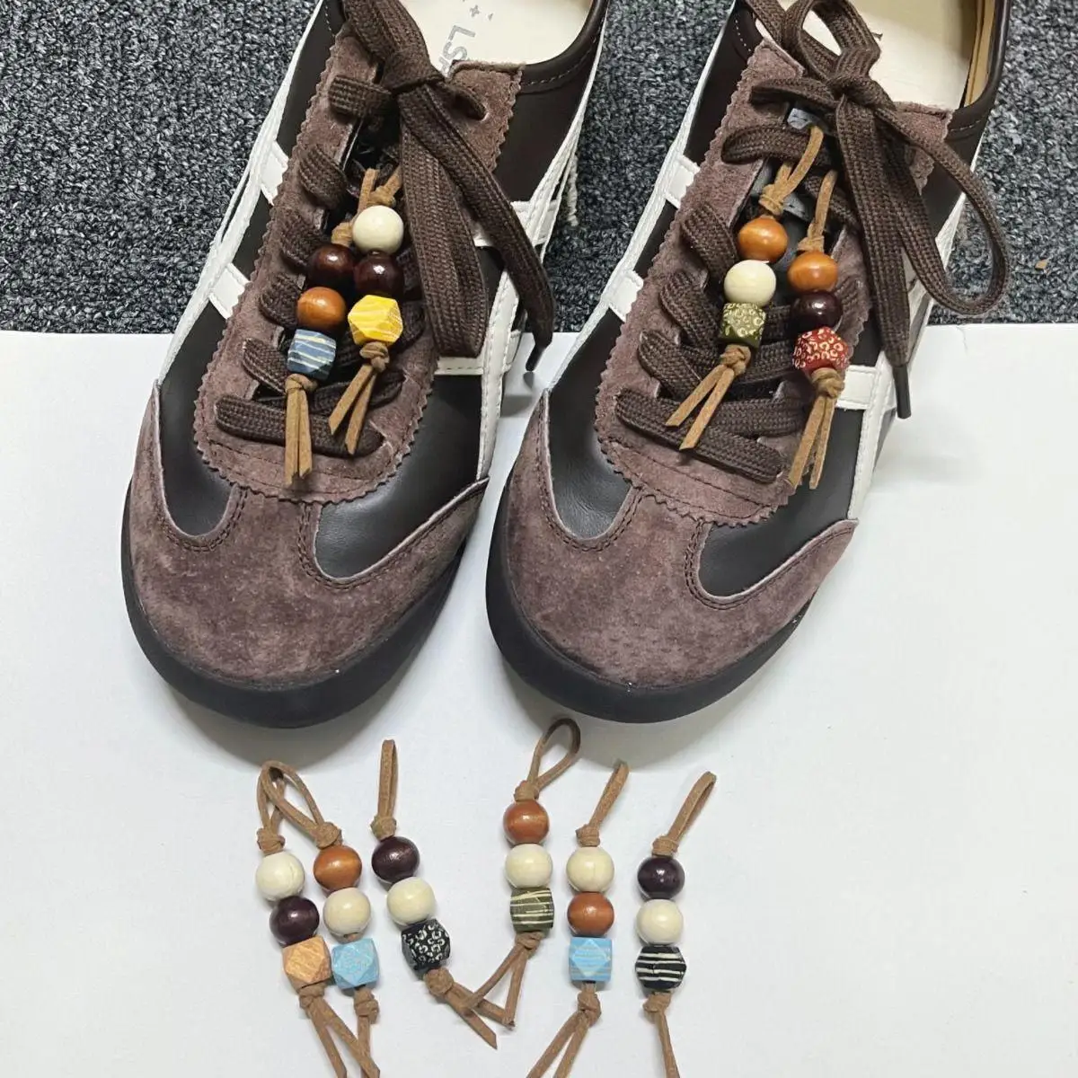 

Autumn Winter Maillard Tassel Pendant 3D Wooden Bead Shoe Charms For Birkenstocks Mules Boots Shoelace Buckle Shoe Decoration