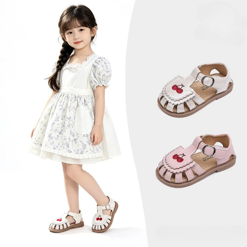 

2026 Kids Sandals for Princess Summer New Hollow-out Girls Embroidered Shoes Comfortable Closed Toe Children Flat Beach Sandals