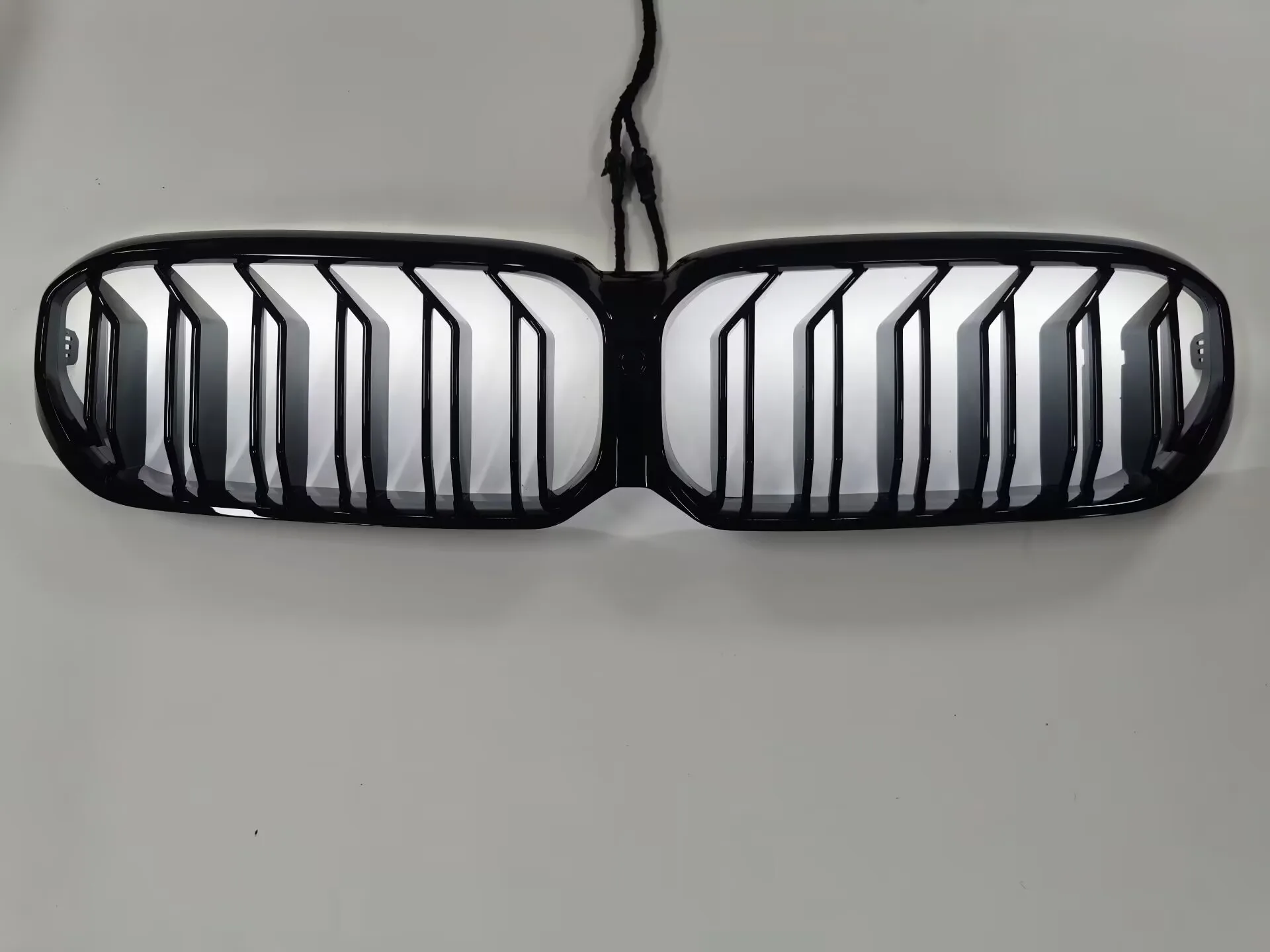 

2021-2023 Для BMW 5 серии G30 G31 G38 F90 M5 Светодиодный передний бампер автомобиля Решетка для почек Двойная решетка Комплекты кузова ABS Глянцевый черный