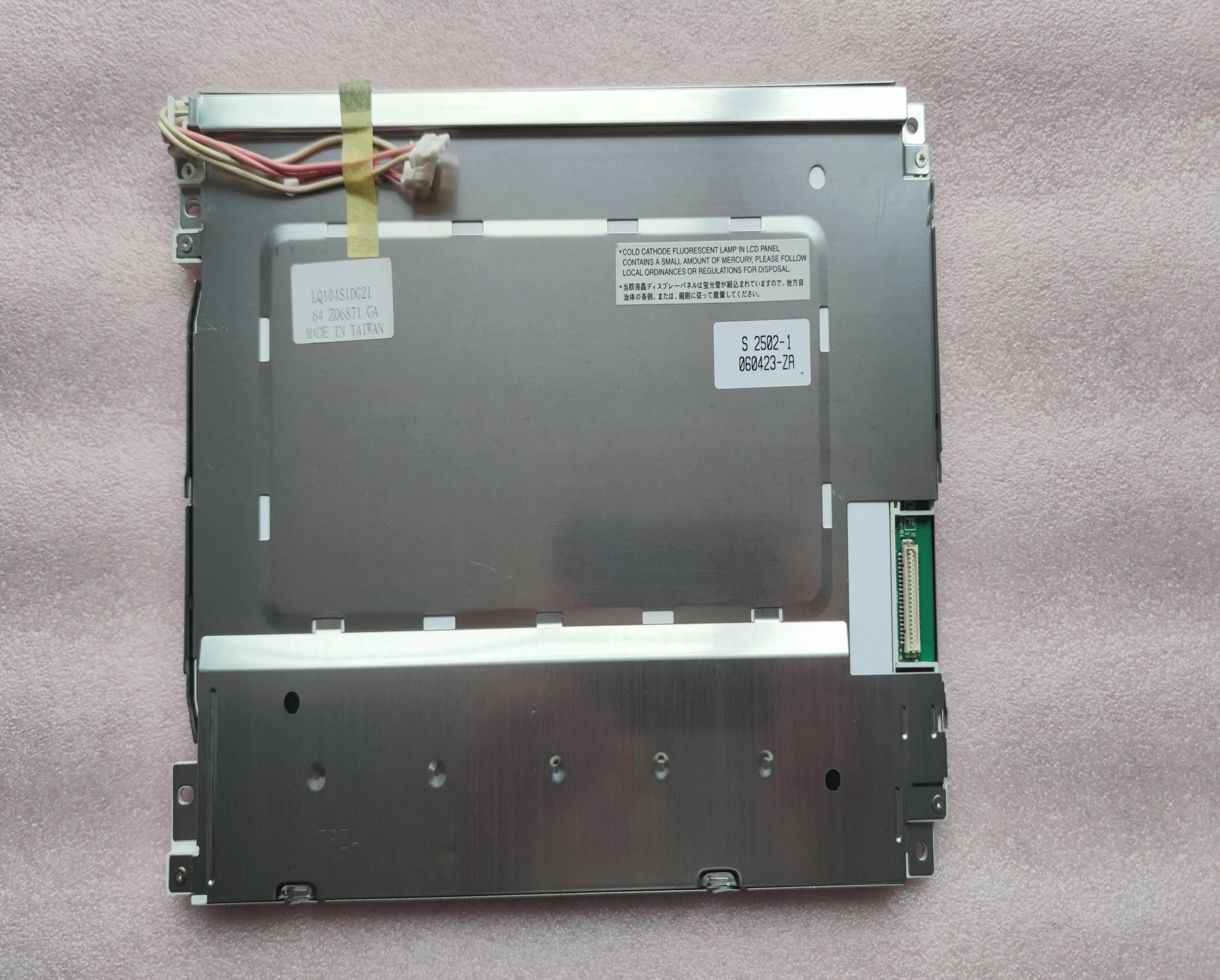 Suitable for LQ104S1DG21 industrial computer LCD display panel 800*600 free shipping