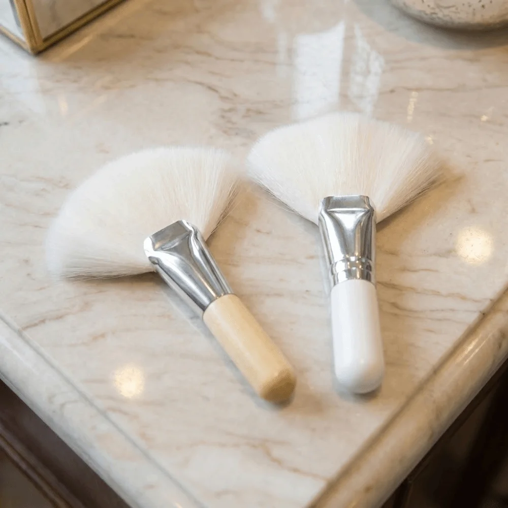 Portable Mini Face Mask Brush Scalloped Soft Fibre Bristle Makeup Brushes Unscented Fluffy Facial Powder Foundation Brush