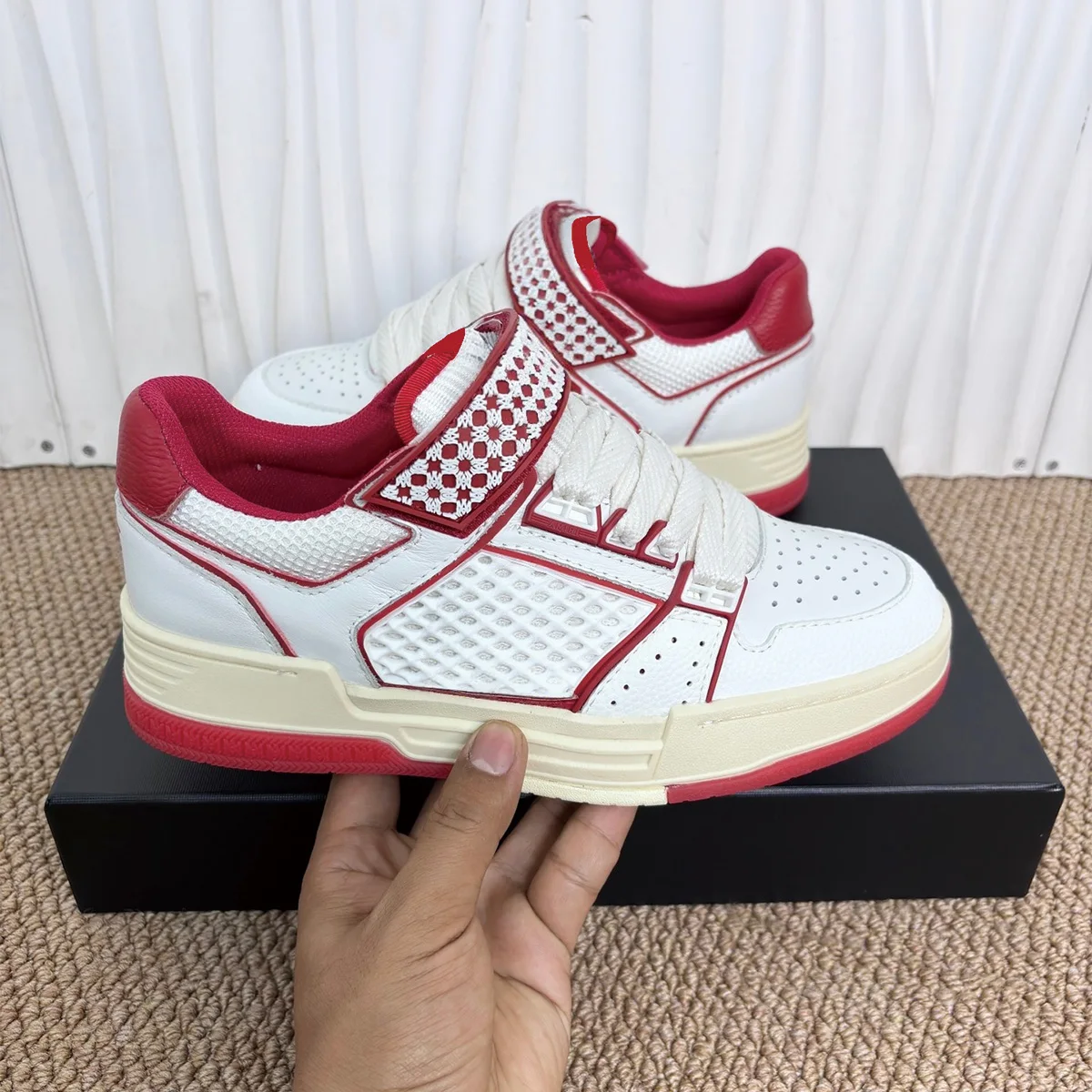 2026 High Quality Autumn Women Check Pattern Magic Strap Lace Up Low Top Daily Outdoor Skate Board Sneakers ch26062401