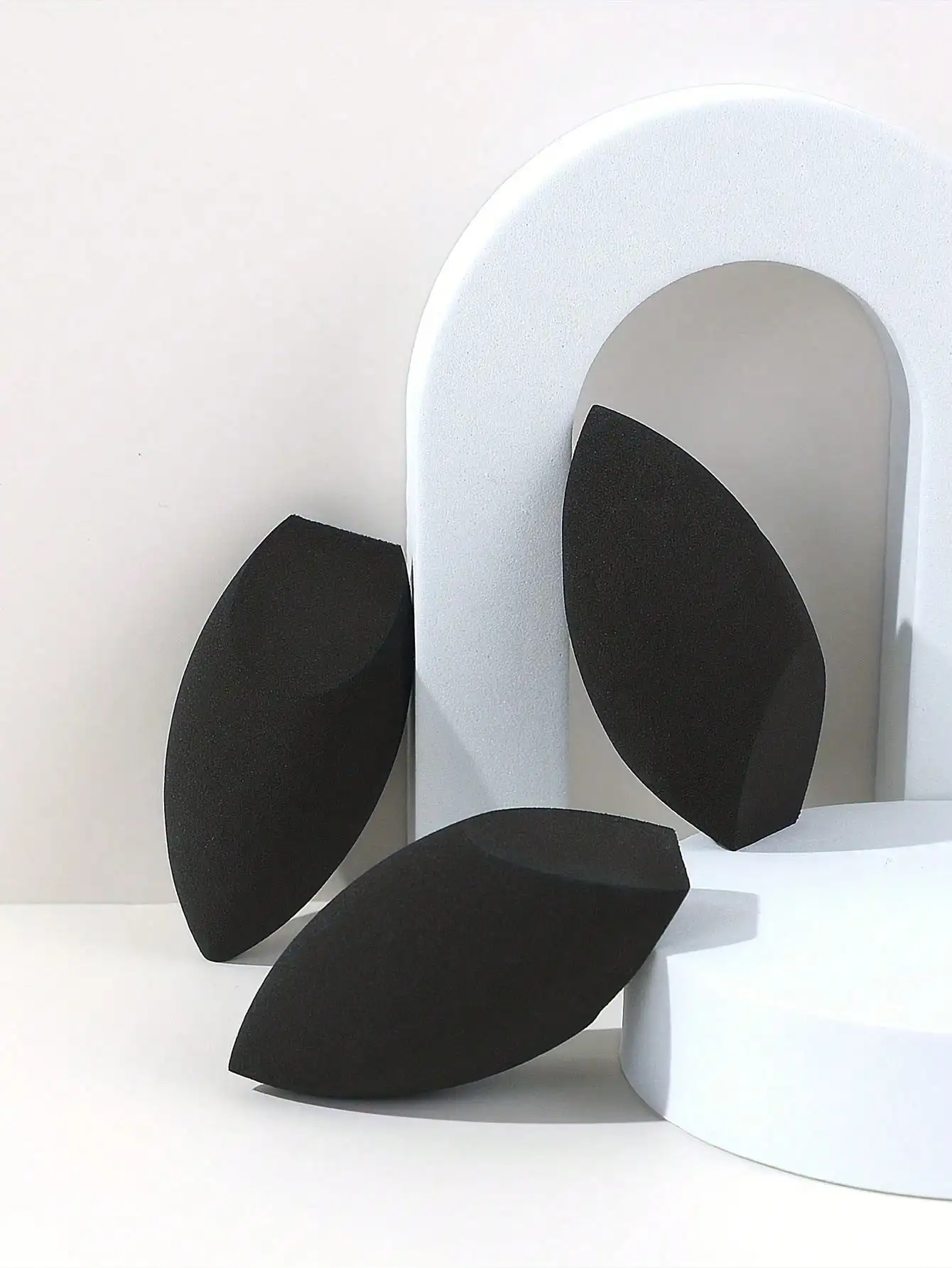 8/6/3/1 Piece Set of Black Egg-Shaped Beauty Sponges - Perfect for Makeup Application, Latex-Free, Reusable, for Foundation, Contouring, and Highlighter