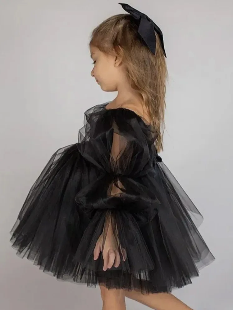 Tulle Flower Girl Dress Puff Sleeves Backless Scoop Neck Ruffles Tiered Girl's Black Party Gown Christmas Pageant Dresses