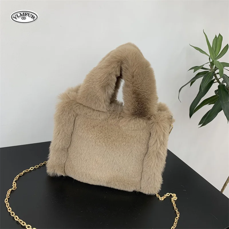 Luxury Designer Bag Faux Fur Tote Bag Women Handbags Shoulder Bags Brands Fluffy Plush Purses Crossbody Bags for Women Clutch