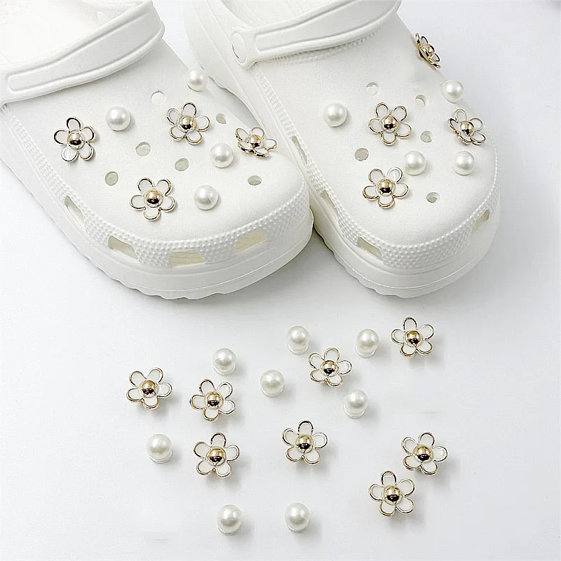 Elegant Gold Metal Camellia Imitation Pearl Shoe Charms DIY Removable Shoe Flower Ornament Accessories for Women Girls Sandals