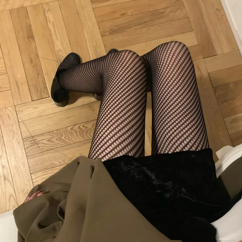 

Mesh Red Stockings Fashion INS Spiral Twill Tights Feminine Sense Hollow Out Anti Hook Wire Slimming Bottom Fishnet Stockings