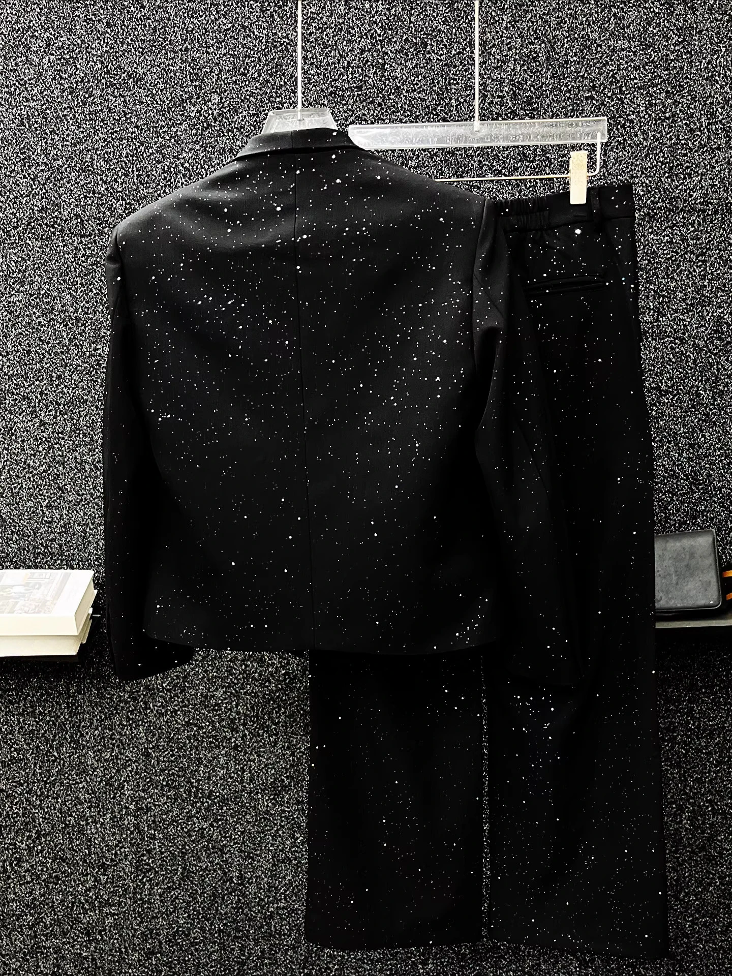 Men's 2025 Autumn New Fashion Metal Buckle Blazers Wide-Leg Pants Two-Piece Sets High-End Starry Sky Solid Color Chic Suit Sets