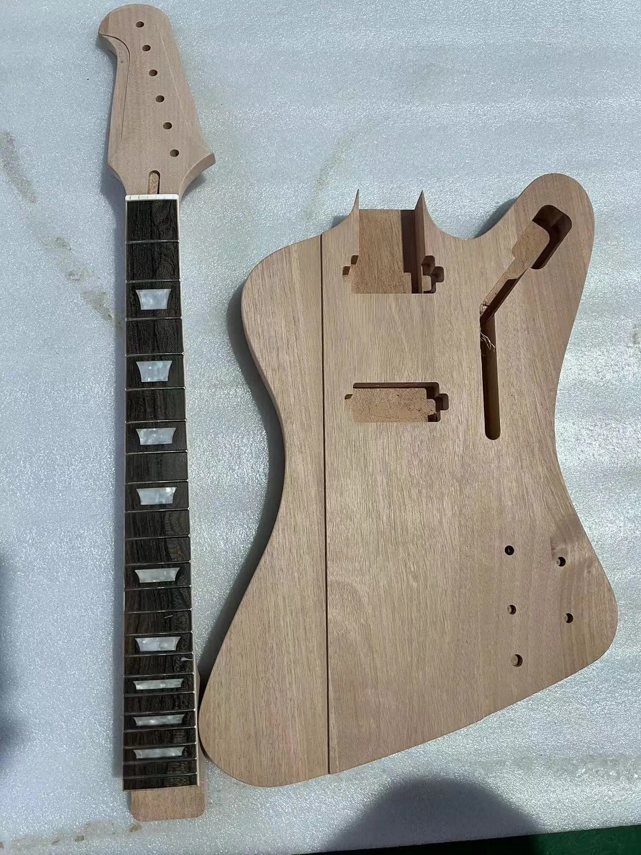 

DIY High-end timed high quality firebird electric guitar