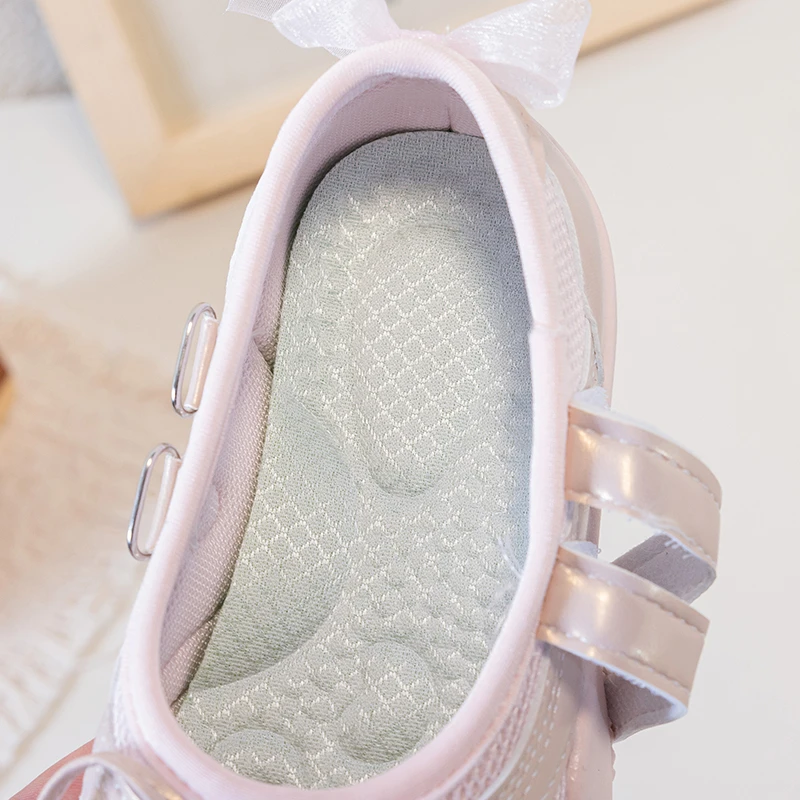 Mary-Jane-Sneaker für Mädchen, atmungsaktive Mesh-Schuhe mit Schleifenverzierung, lässige Wanderschuhe mit zwei Klettverschlüssen für Frühling und Sommer – Detail 8