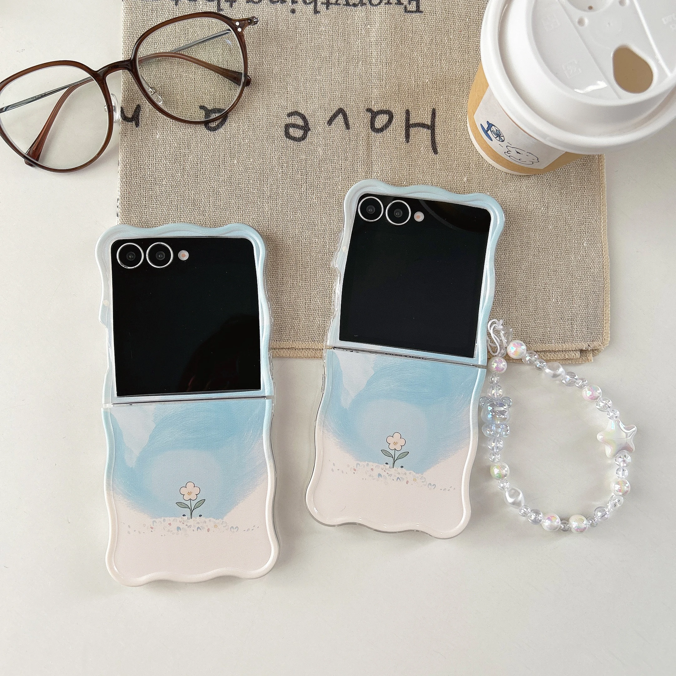 

Back Cover For Samsung Galaxy Z Flip 7 6 5 4 Case Little Flower Bracelet Wristband Chain Soft Tpu Shockproof Phone Case
