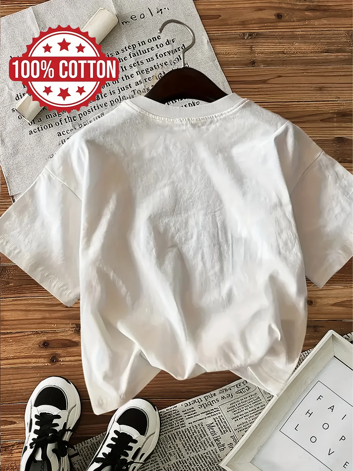 Camiseta feminina com estampa de rosto de gato preto – top casual com gola redonda e manga curta com blush em pó, roupa casual diária