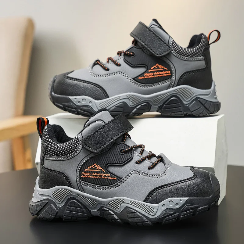 

A pair of children's autumn and winter leather sport shoes, wear-resistant, comfortable, soft leisure shoes, size 28-39，TL-8818