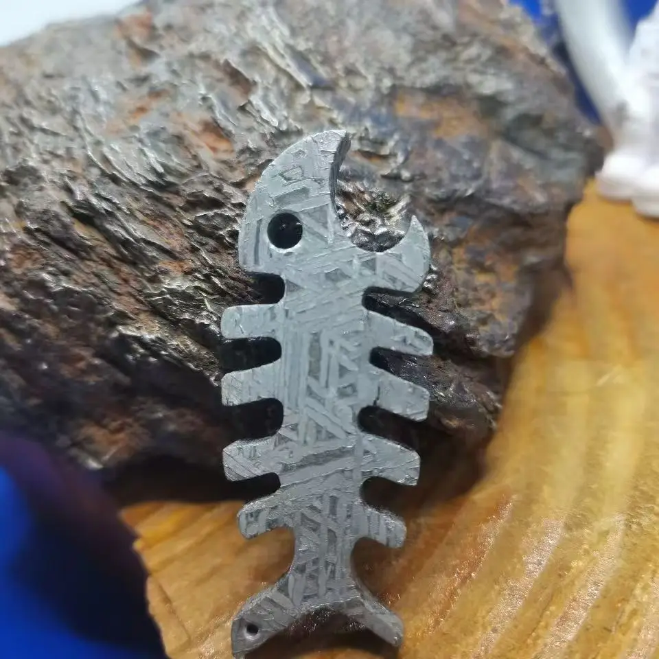 Rare Altai Iron Meteorite Fish Bone Ornament Natural Meteorite Craft Home Decor Falling Stone Ornament 58X23X5mm about 27g
