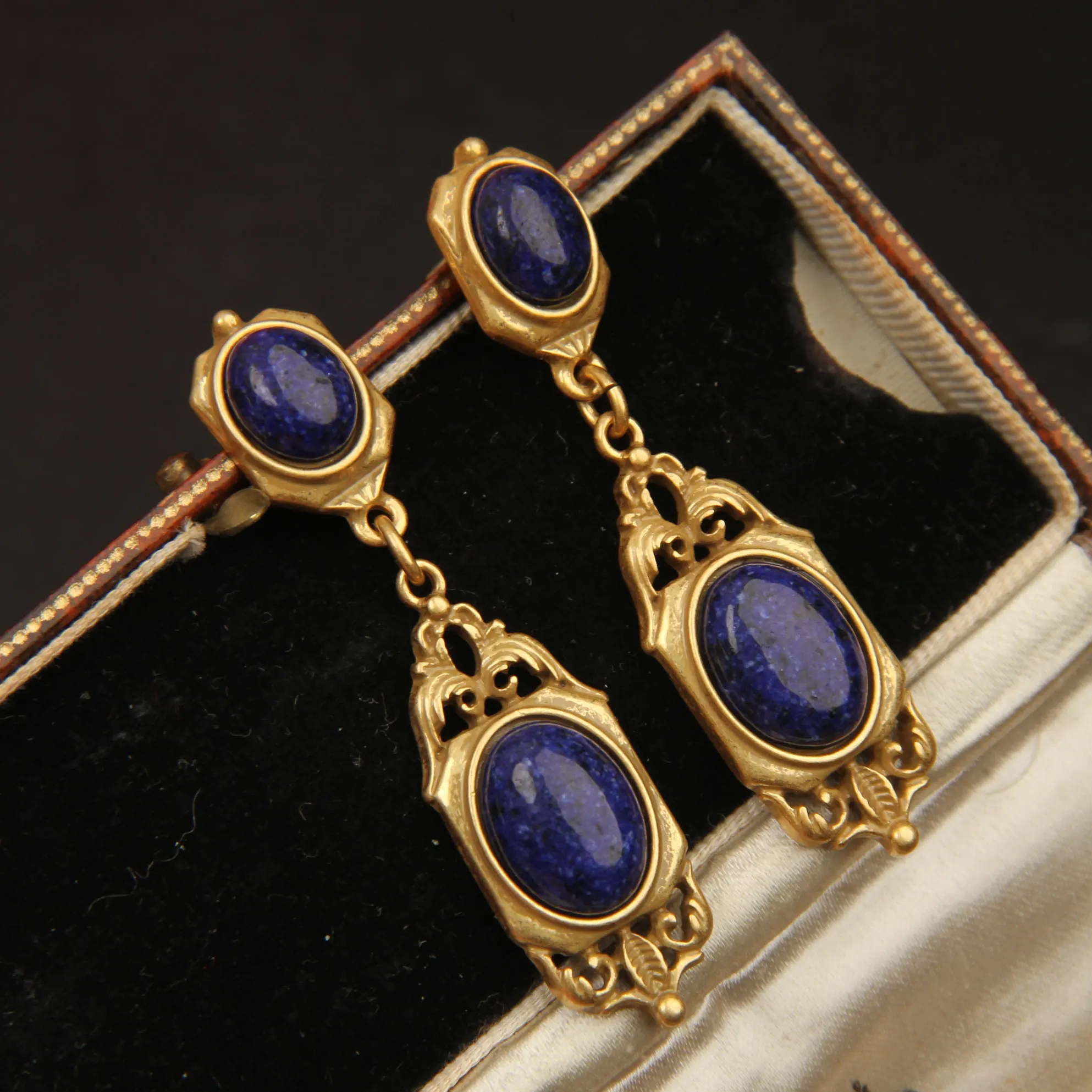 

Natural lapis lazuli stud earrings women's French blue classic gorgeous long jewelry