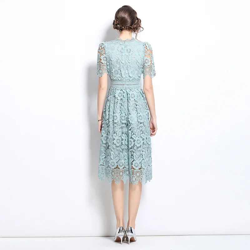 Nischenkleid im französischen Stil, wasserlösliches Spitzenkleid 2025, Damen-Sommer-Retro-elegantes Temperament, hohle Stickerei, mittellanges Kleid