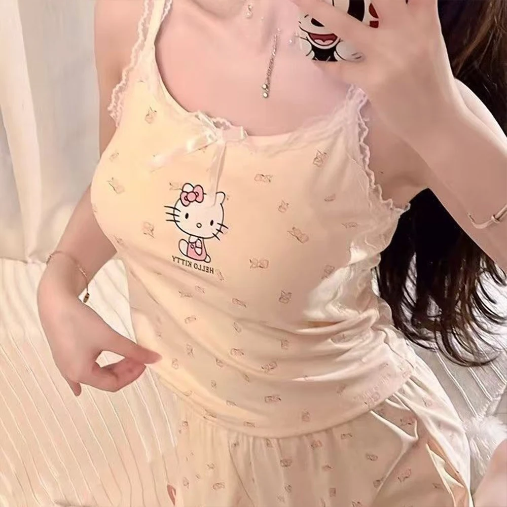 Conjunto Pijama Verano Hello Kitty Mujer Camisola y Pantalón Corto - usage example