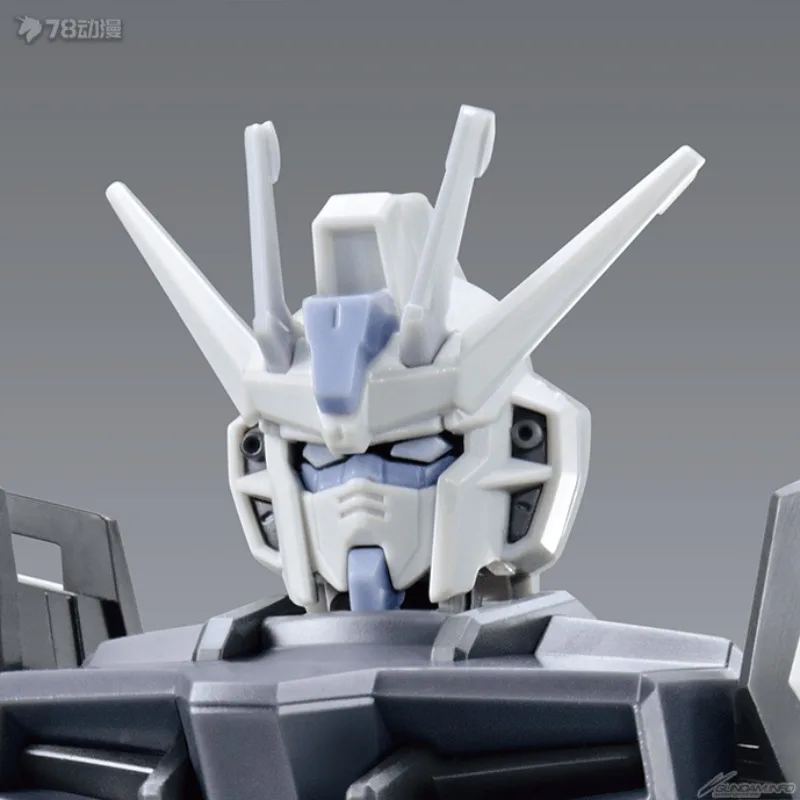 BANDAI Original ENTRY GRADE Series EG Gundam startet einen starken Angriff auf Gundam (intaktiven Modus). Kunststoff-Montagemodell