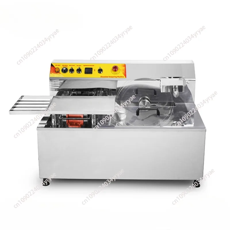 Different capacity chocolate melter machine chocolate melting tempering machine with vibrating table