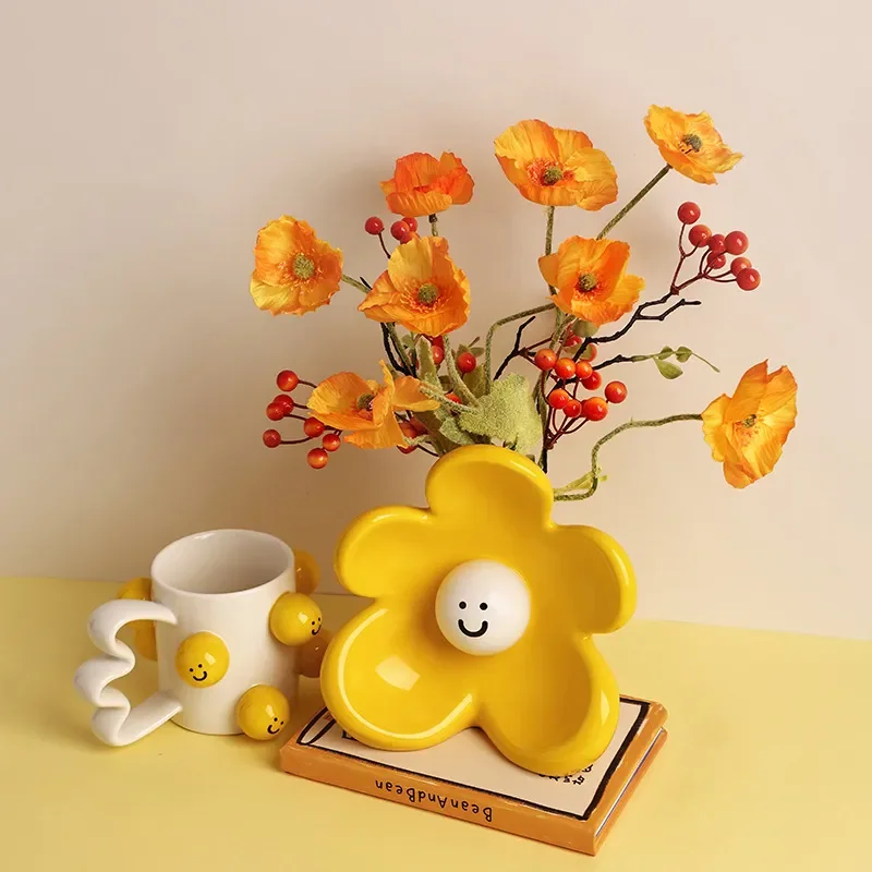 Cute Smiley Face Ceramic Vase High End Living Room Flower Arrangement Entrance Home Decoration Niche Desktop Ornament