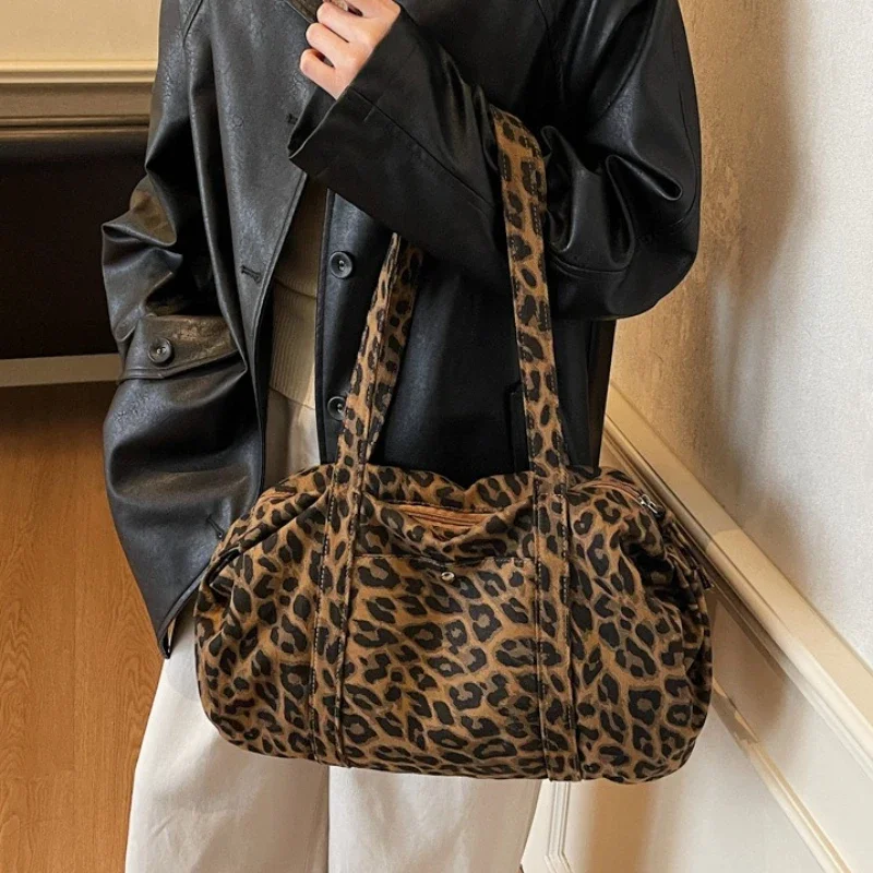 

2026 сексуальная персонализированная леопардовая парусиновая женская сумка большой вместимости, повседневная сумка для поездок на работу, сумка через плечо высокого качества