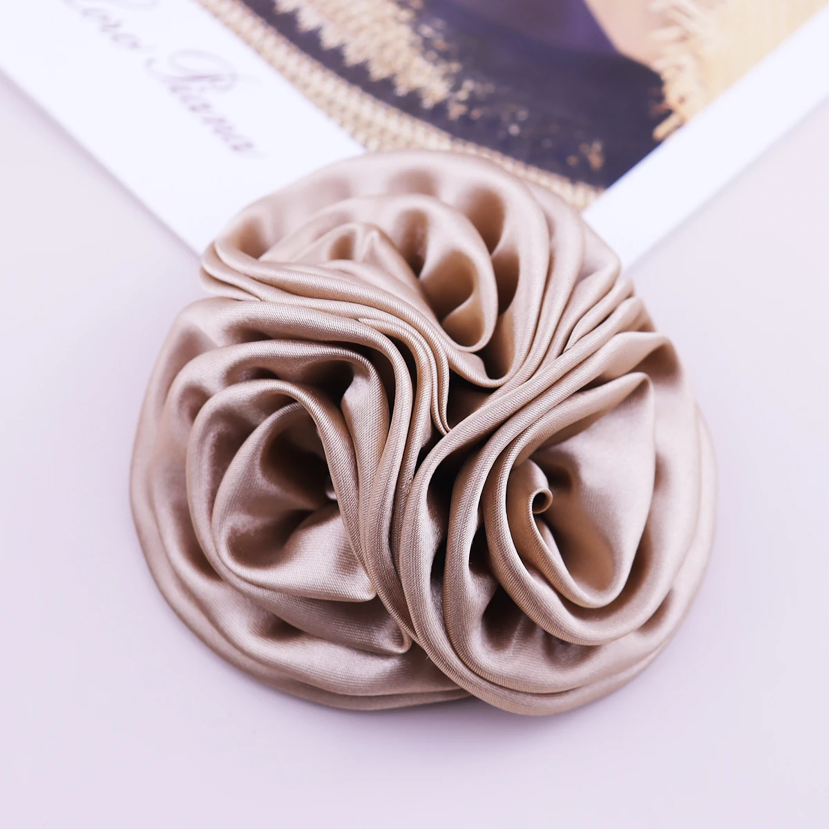 Handmade Fabric Flower Brooches for Women Fashion Cloth Art Lapel Pins Wedding Party Corsage Clothing Jewelry Accessories