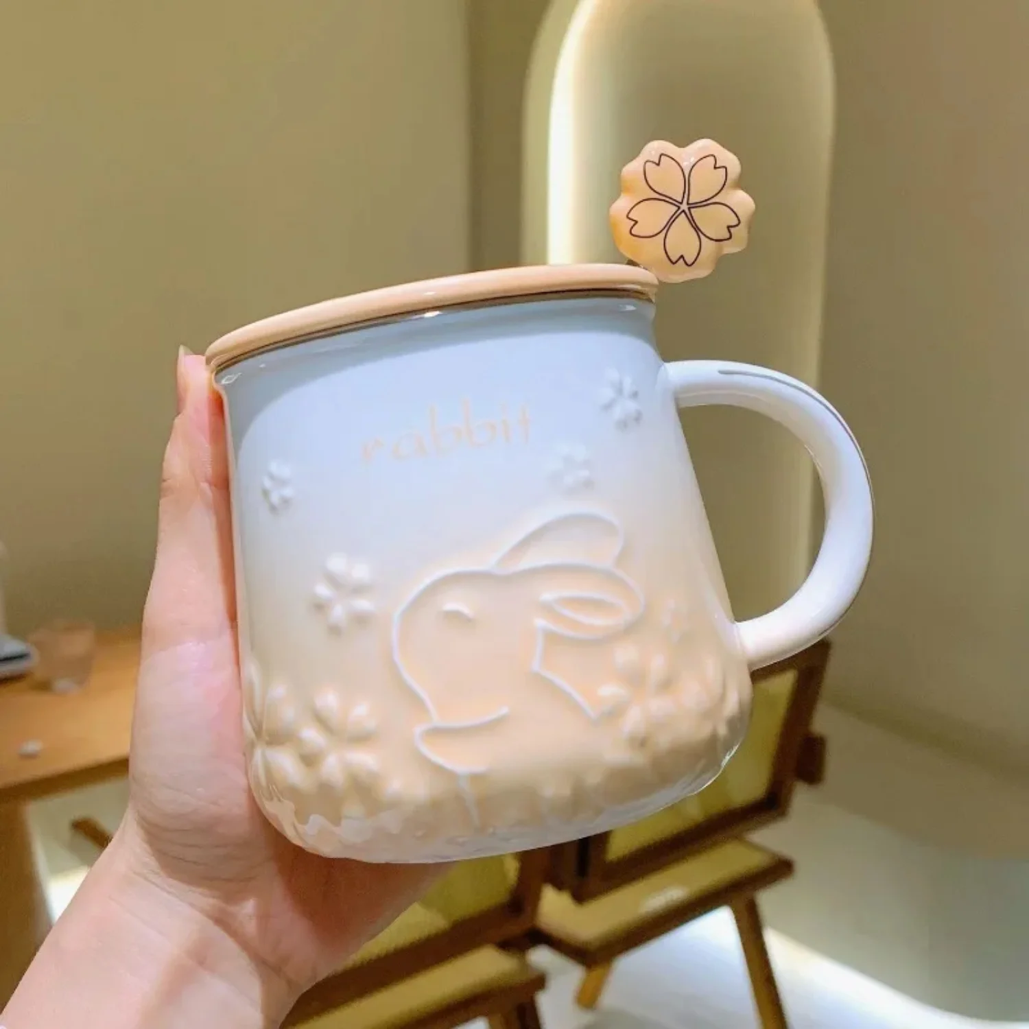 

Cute Ceramic Coffee Cup Gradient Rabbit Cherry Pattern Drinking Cup with Lid Scoop Couple Breakfast Milk Mug Esktop Drinkware