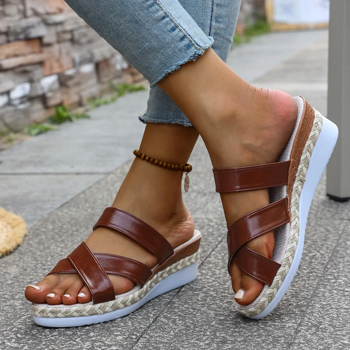Women Slippers 2025 New Casual Slippers Ladies Solid Soft Leather Thick Bottom Shoes Slope Heel Large Size Sandals Slides Women