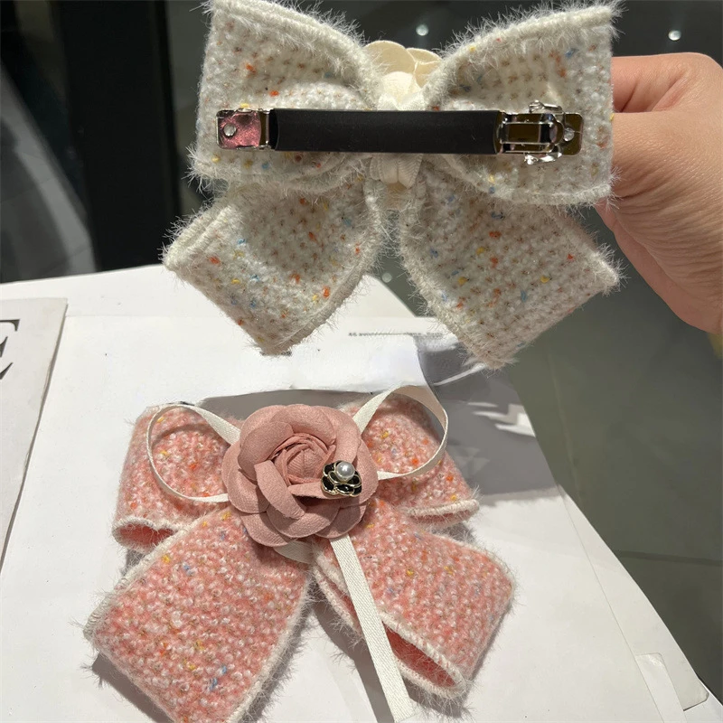 Handgefertigte Stoff Kamelie Blume Schleife Haarspangen Haarspangen Kopfschmuck Federclip Pferdeschwanz Haarschmuck für Frauen Girlsi-Remiel – Detail 5