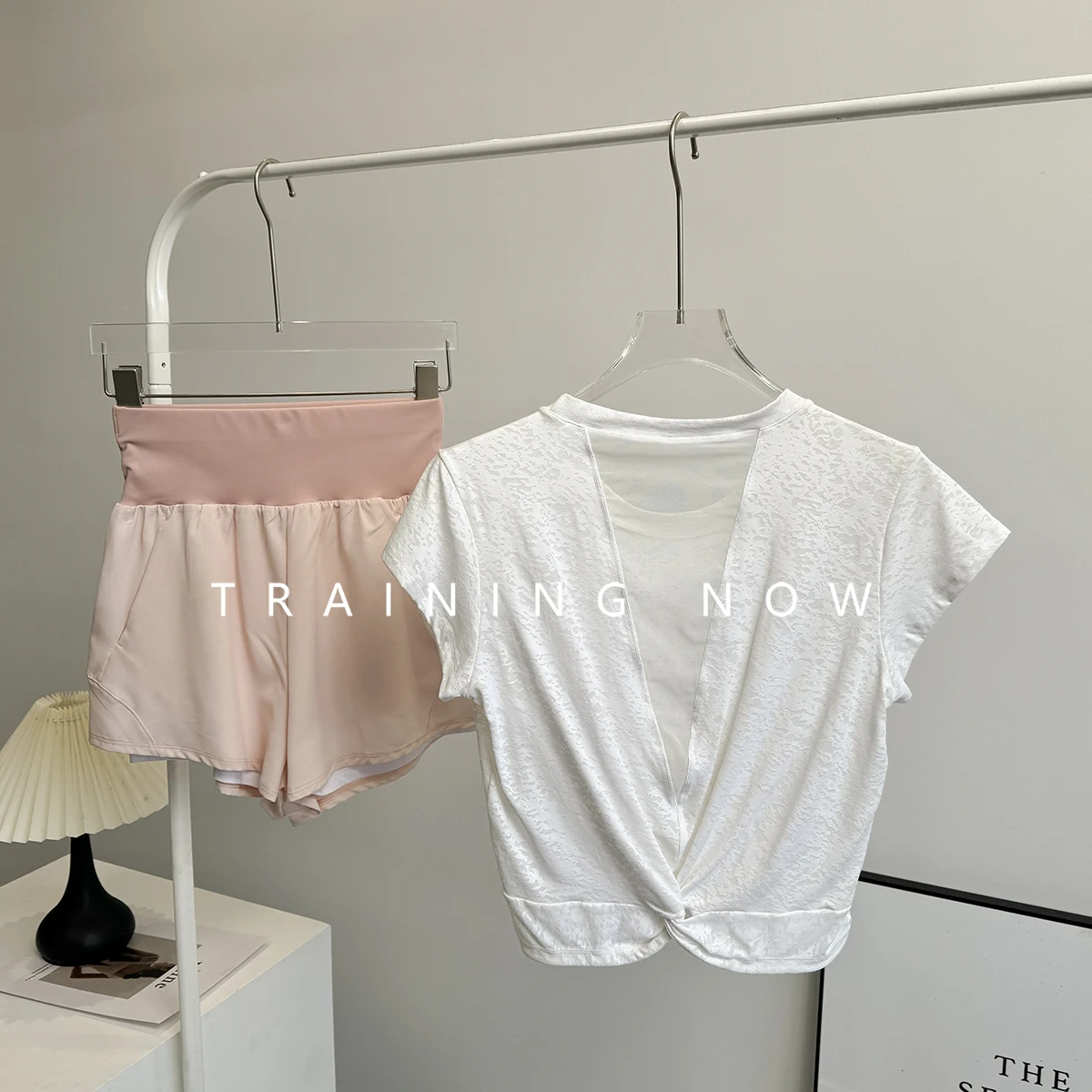 

High-value sports suit for women in summer thin slimming yoga top professional running fitness quick-drying morning jogging suit