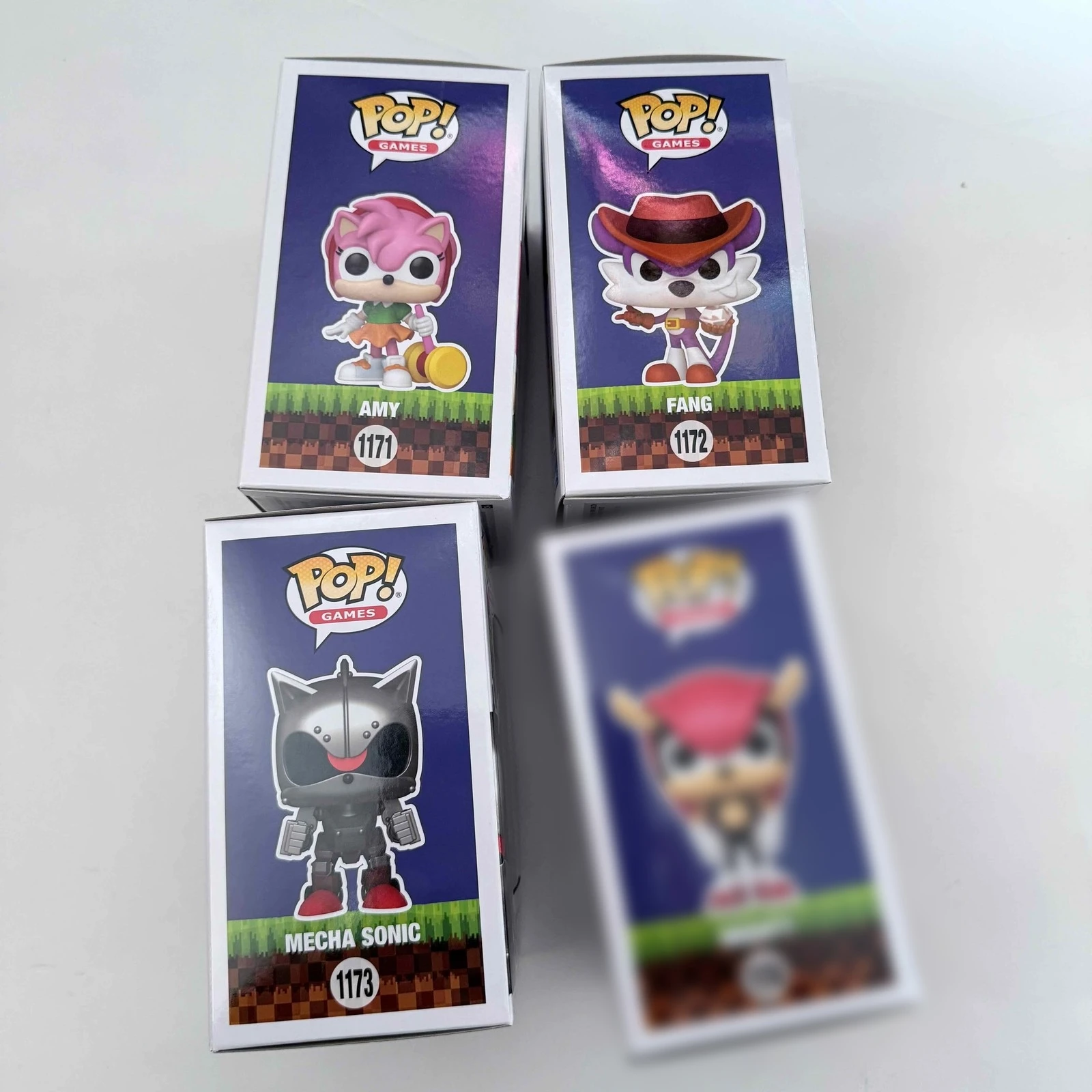 Funko Pop! Figura de Sonic The Hedgehog, Mecha Sonic, Fang the Hunter, Amy Rose con Martillo Piko, Juguete Oficial de Edición Limitada