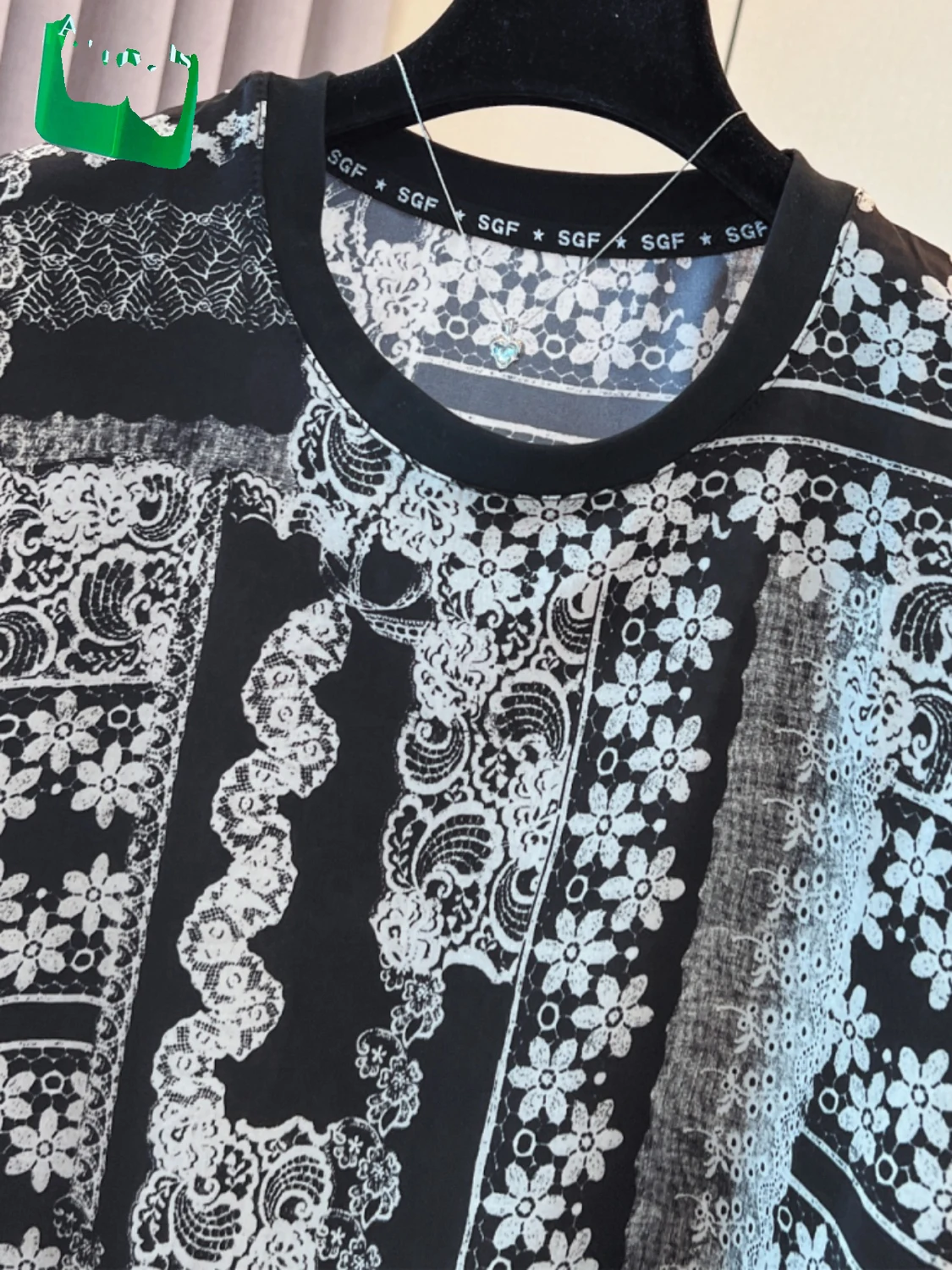 Laid-ba Sle décontracté ample Faion artistique été T-shirt femmes vêtements rétro haut de gamme sentiments paresseux vent haut