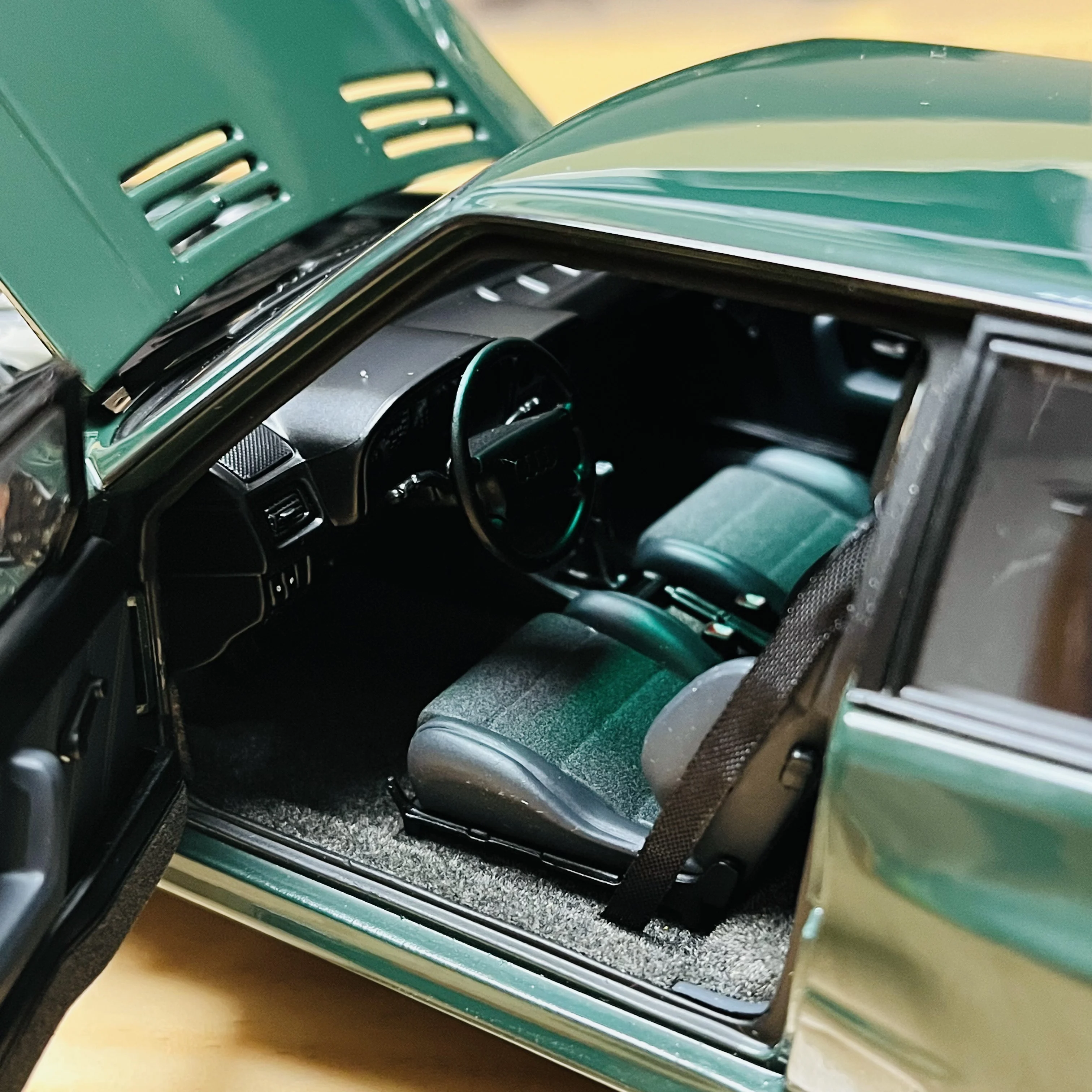 Autoart 1:18 Sport Quattro 1984, grüne Simulation, limitierte Auflage, komplett offenes Legierungsmetall, statisches Automodell, Spielzeug, Geschenk