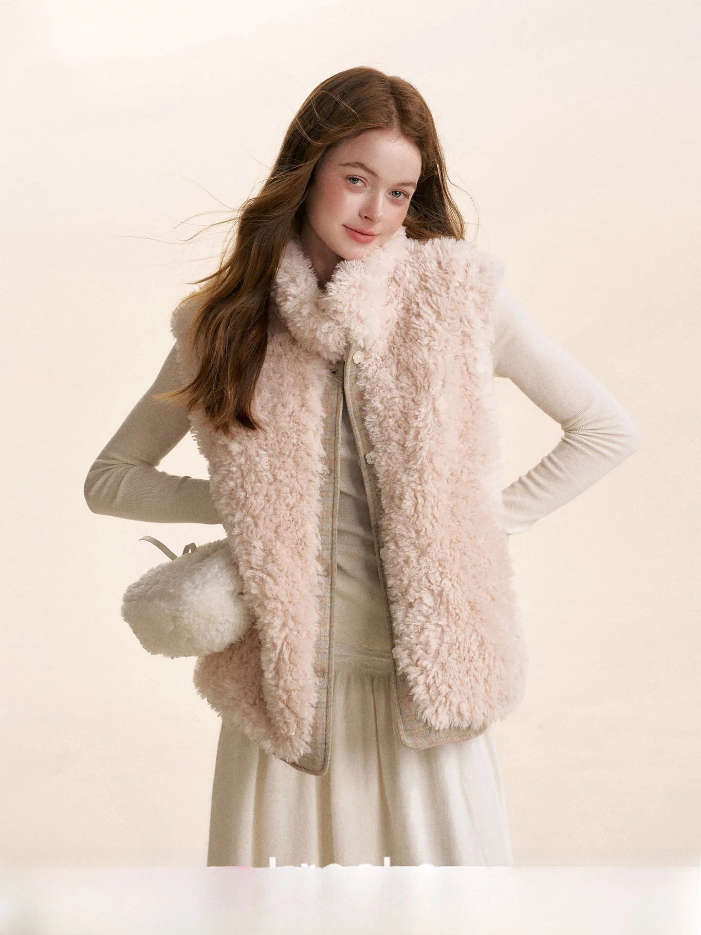 

Жилет женский двусторонний из смесовой шерсти (85% шерсть) и меха ягненка Kroche Pastoral, с воротником-стойкой, прямого кроя, для повседневной носки