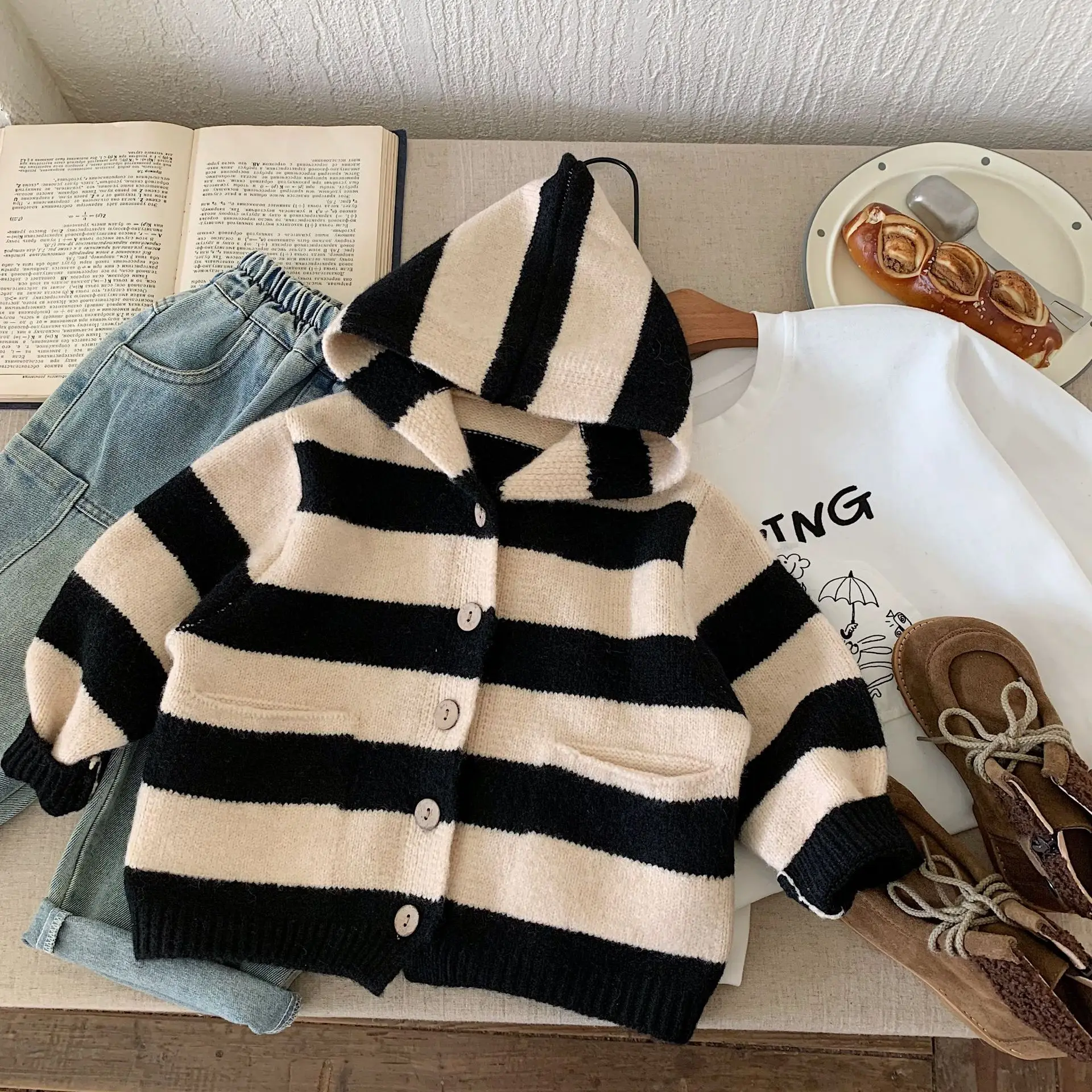 

Children's Sweater Jacket 2025 Autumn Boys Hooded Cardigan Sweater Medium Children Striped Knitted Sweater Women's Treasure Top