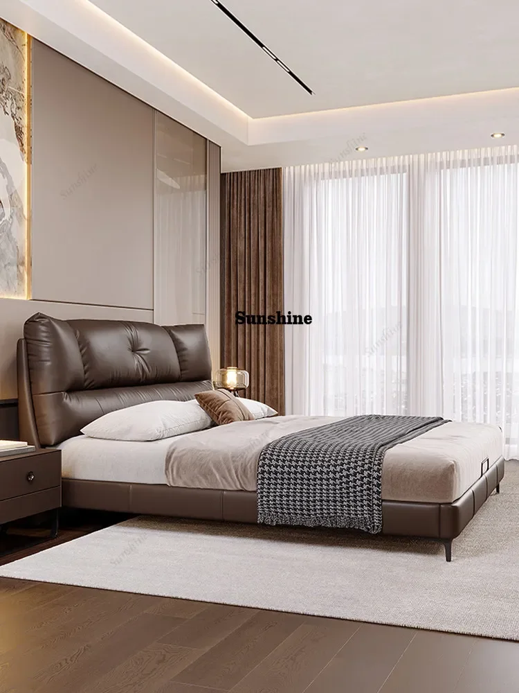 

Italian minimalist leather bed, modern and simple Nordic master bedroom, small apartment down upholsteryY