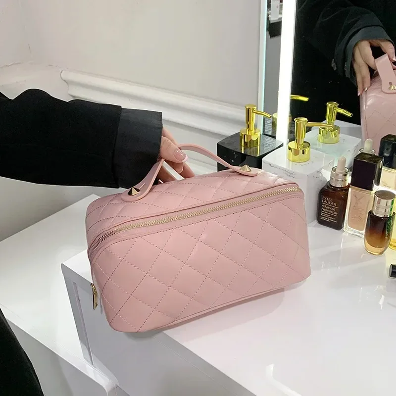 2024 Lingxiu Thread New Makeup Bag Large Capacity Cosmetics Travel Network Red Girl Washing Supplies Washing Accessories Supplie