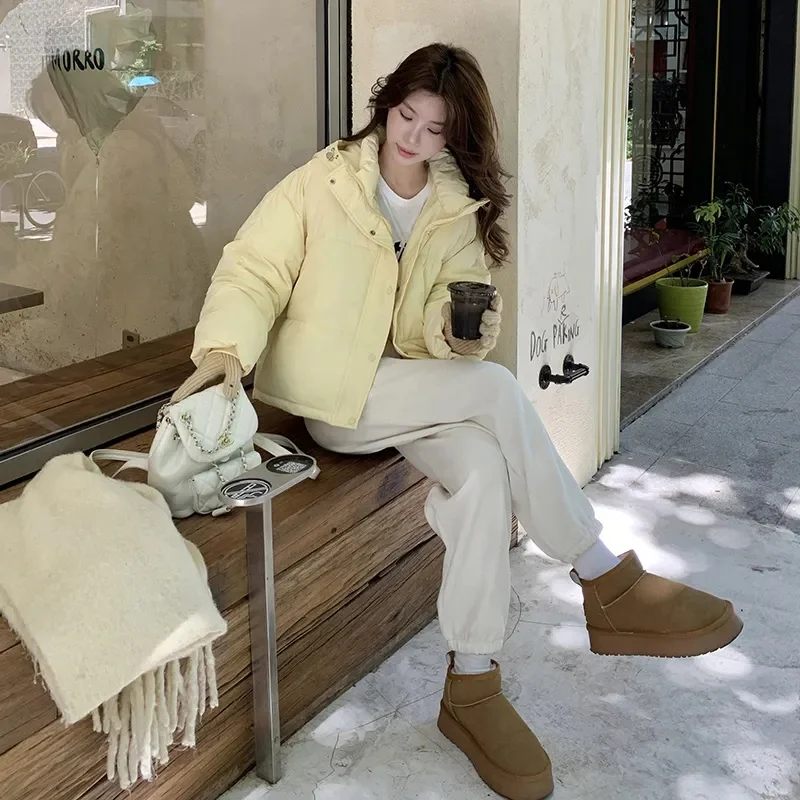 2025 Giacca invernale New Fashion Piumino corto da donna Spessore caldo sciolto tipo bozzolo con cappuccio Diamond Puffer Coat Outwear