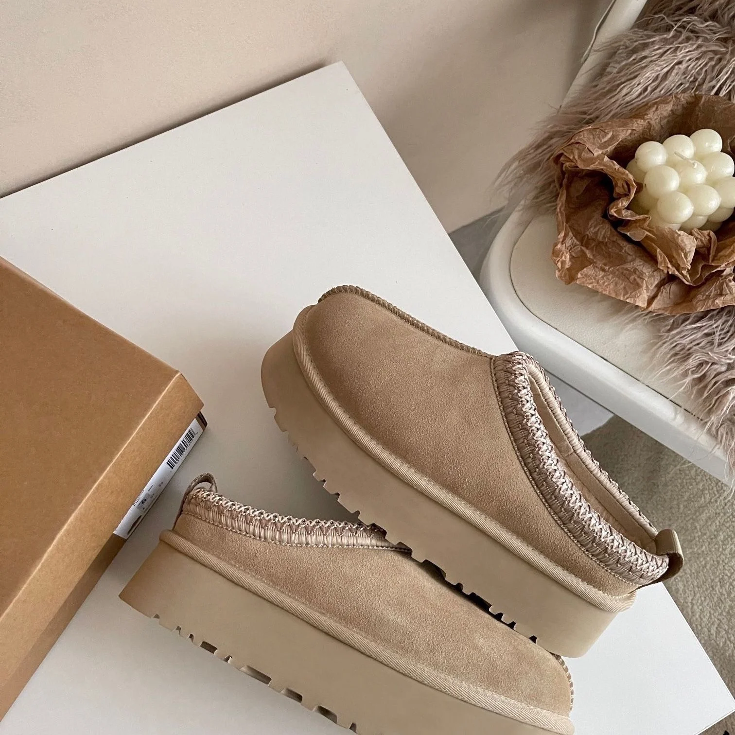 2025 New Australia Winter design mini snow boots Cow Suede Leather Women classic  Brand Ankle boots outdoors comfy sheep fur