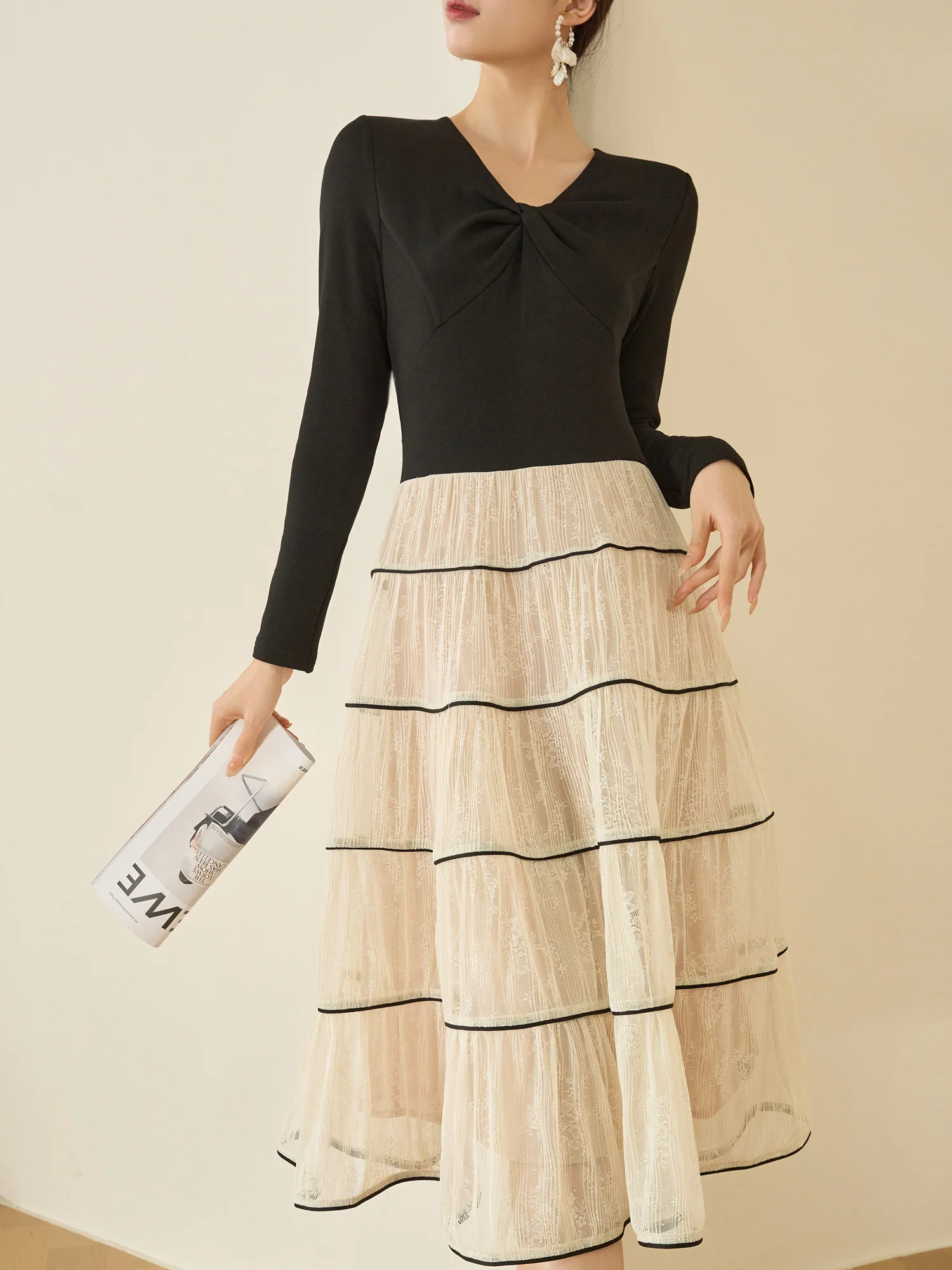 

Новинка: Платье Flowing Era Miu Sle с эффектом двухслойности, пэчворк, А-силуэт, длинный рукав, V-образный вырез, удобное для повседневной носки, полиэстер