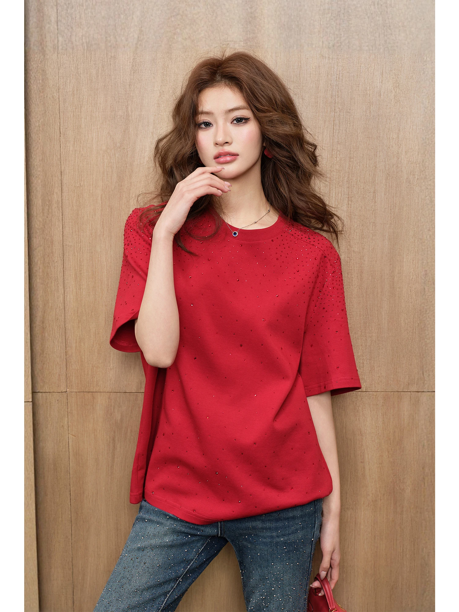 

MIUCO Red Loose ort Sve T-irt Women's New Sle White Enhancing Casual irt Star Pattern Rhinestone Embellied